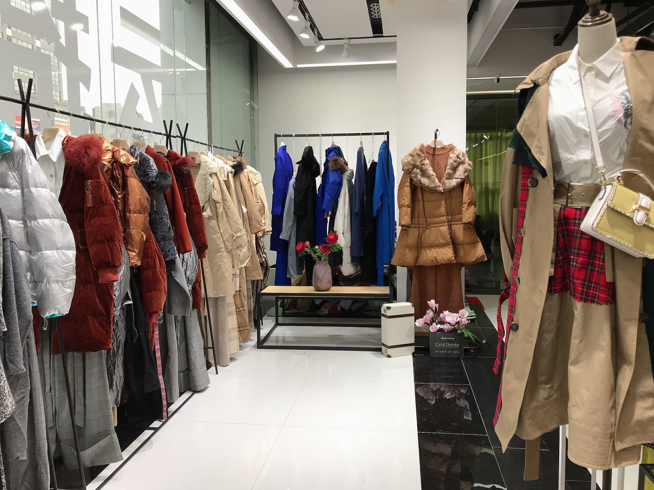 品牌折扣女装店有哪些,品牌折扣女装为什么便宜