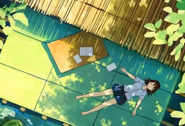 长期“缺钱”的姑娘，身上多半会有这三种痕迹，藏都藏不住