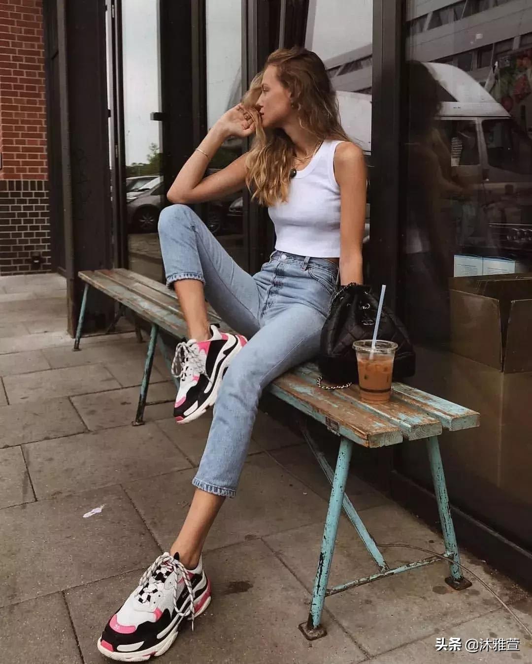 显瘦吊带直筒裤,你穿露肩吊带的样子