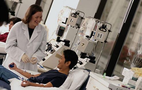 美国治病真的免费吗,美国看病是否全民免费