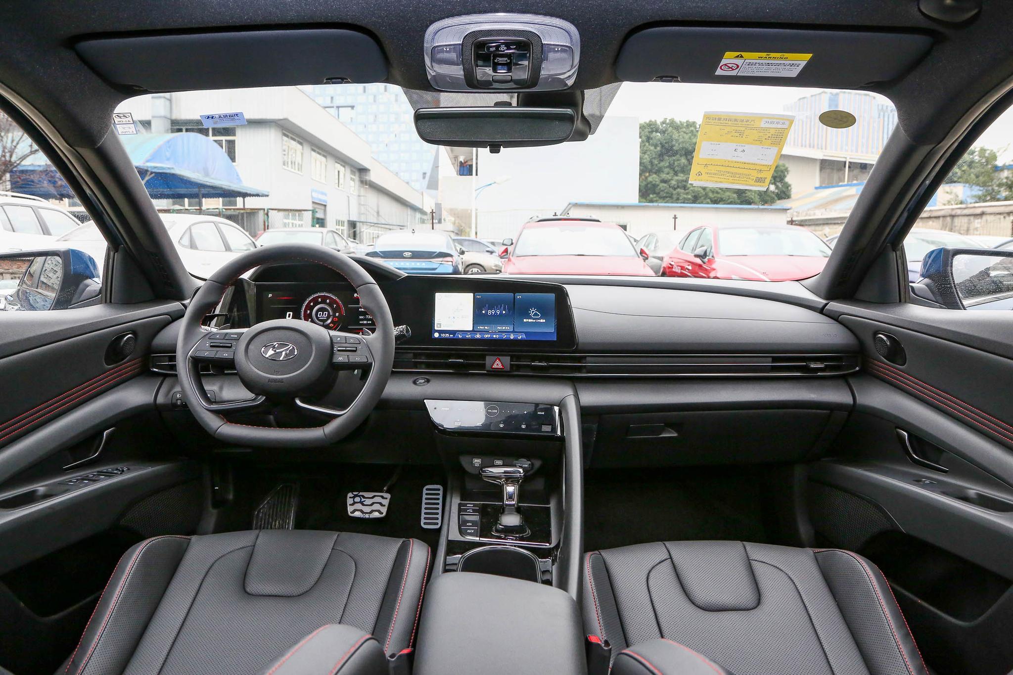 新款伊兰特对比宝来,买伊兰特还是轩逸比较纠结