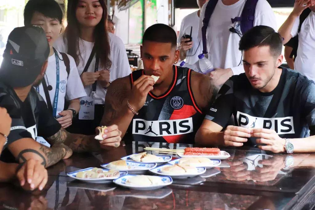 巴黎圣日耳曼抵达伯纳乌,巴黎圣日耳曼姆巴佩射门训练