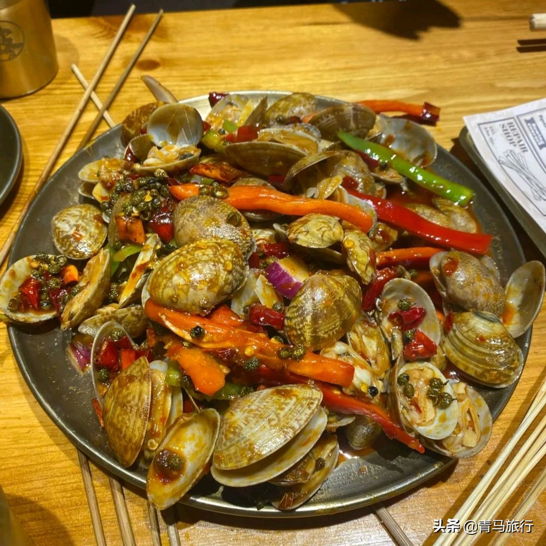 津南新开一家“小破店”，叙利亚的装修风格，菜品少有东北口味