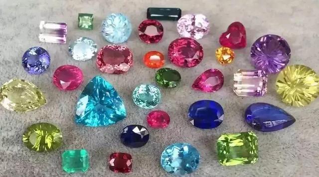 开水晶店需要准备什么,开一家小型水晶店需要多少钱