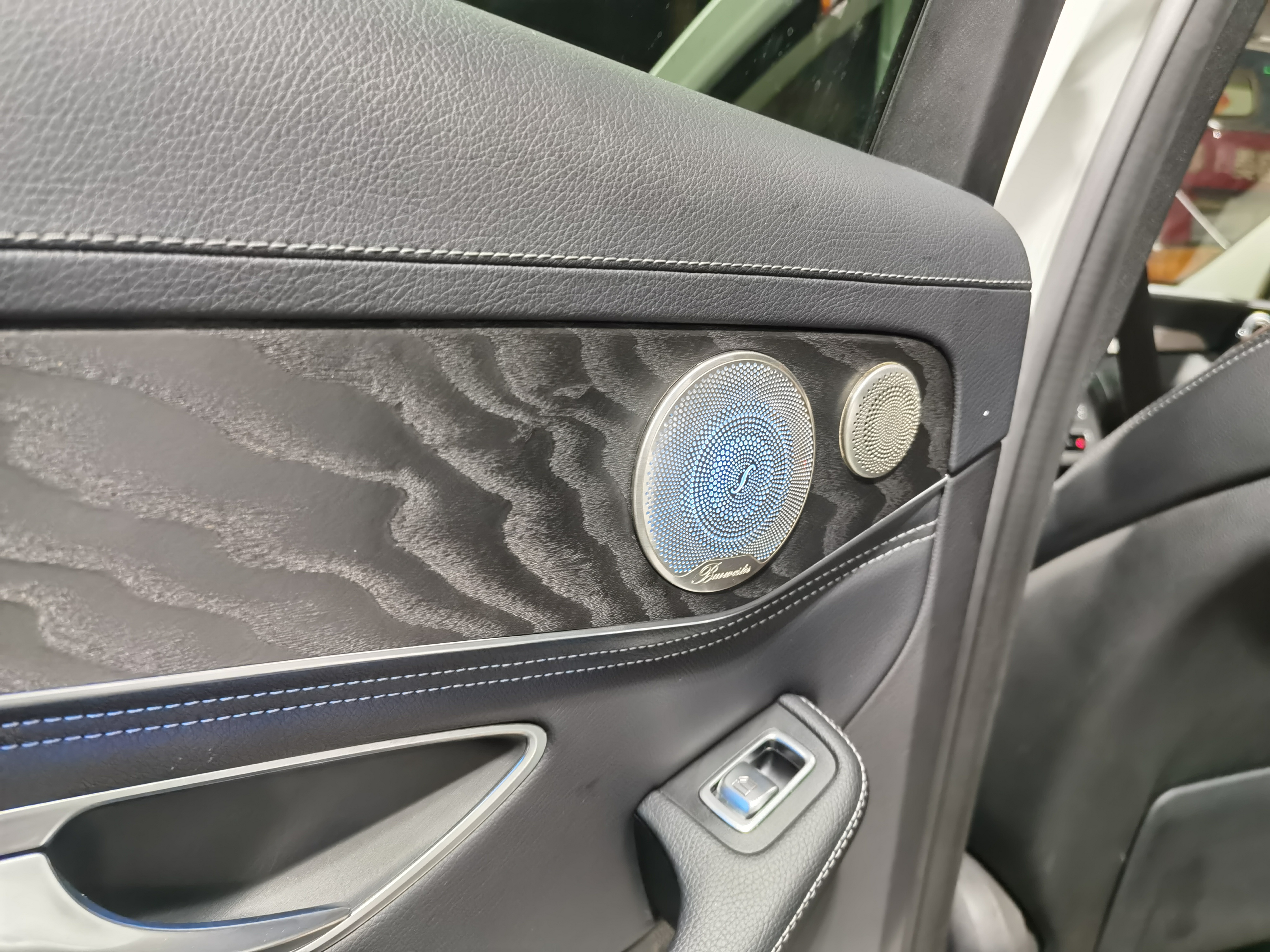 奔驰小柏林音响调节最佳效果,奔驰c200改装升级