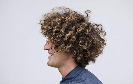 男生烫头发造型,头发造型男生三七烫