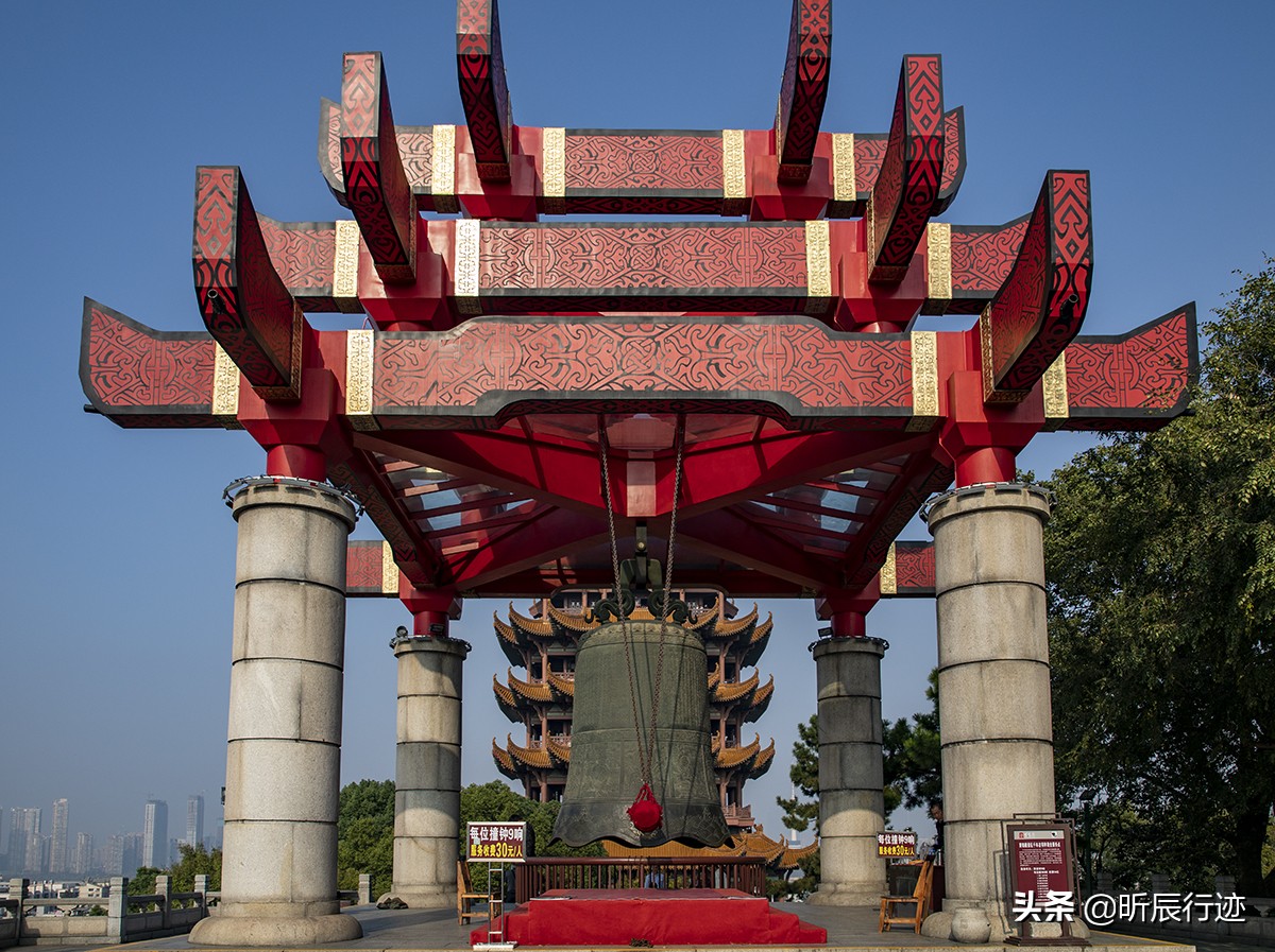 黄鹤楼千禧钟旁边的葫芦,黄鹤楼千禧钟多少钱一个