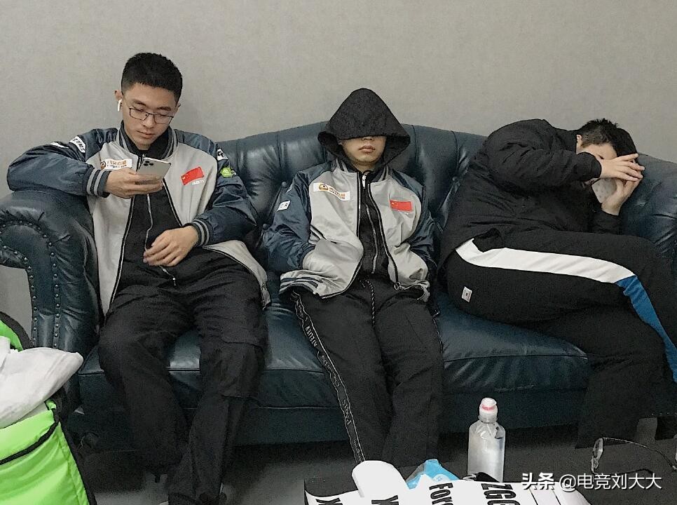 4am和qm打架,qm和4am抢车送小鹿