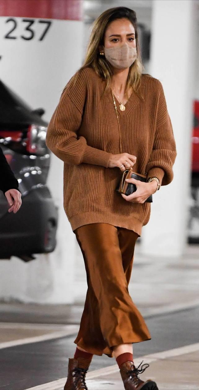 好莱坞女星杰西阿尔芭,美国女演员杰西卡·阿尔芭