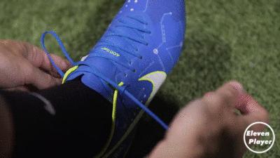 怎么选择足球鞋不磨脚,足球鞋为什么老是磨脚底长泡呢