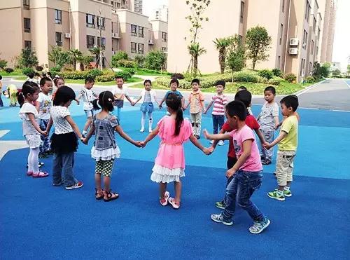 幼儿100个趣味体育游戏,幼儿园大班运动会游戏视频