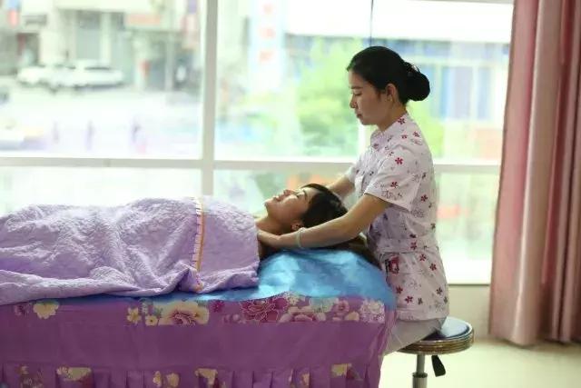 满月后妈妈日常,产后妈妈康复