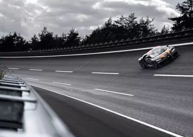 极速490公里,超跑490公里续航