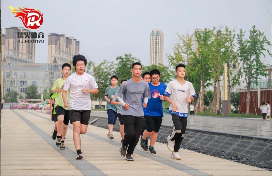 长时间跑步体能下降,想要跑步进步每天必须做什么