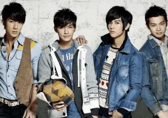 时代的眼泪好久不见了！90后都是听他们的神曲长大的