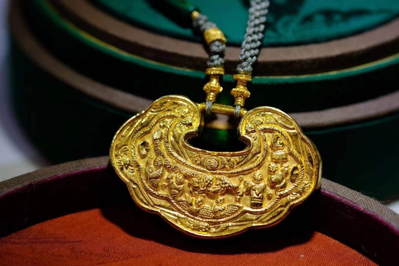 复古黄金长命锁,明清首饰锁代表了高级工匠的美