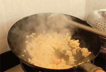 这锅绝了!没放一滴油,喷香诱人还不粘,秒杀饭馆招牌,全家人吃到连渣都不剩