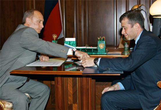 叶利钦亿万富翁,叶利钦家族掌管俄罗斯多少财富