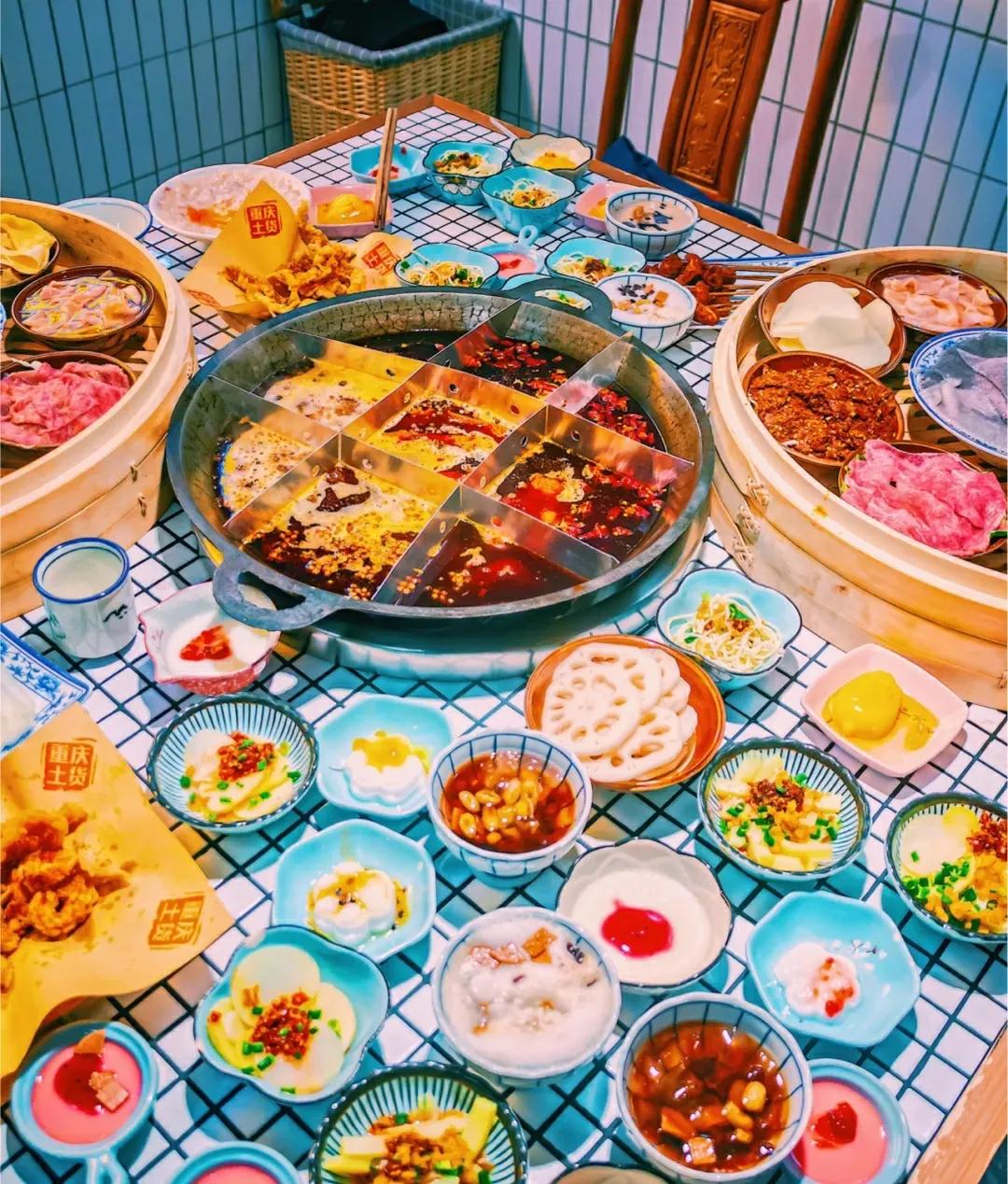 重庆洪崖洞火锅排名前十强,地摊火锅重庆洪崖洞