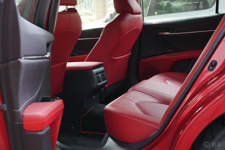 八代凯美瑞运动版红内饰,八代凯美瑞运动版电光宝石绿