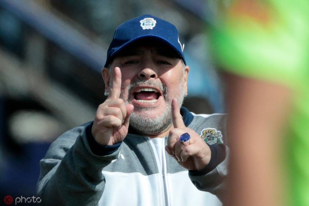 马拉多纳背后的故事,马拉多纳贝利的恩怨