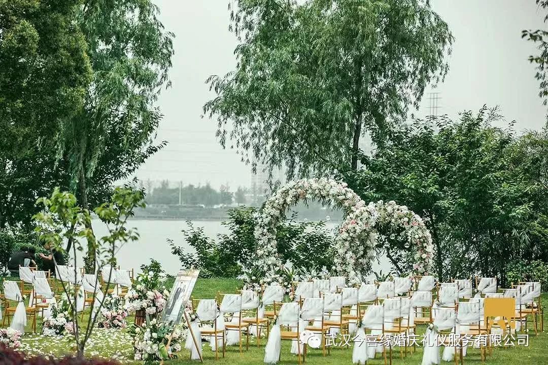 潮婚丨现在年轻人结婚究竟是什么样子？