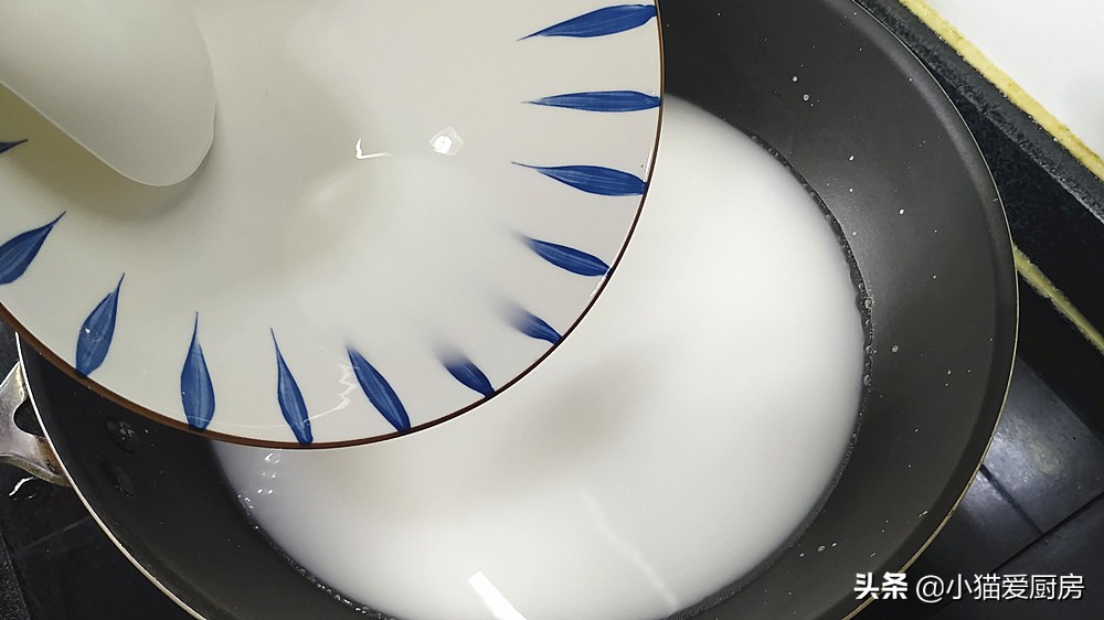 小猫做凉皮,5分钟学会做凉粉