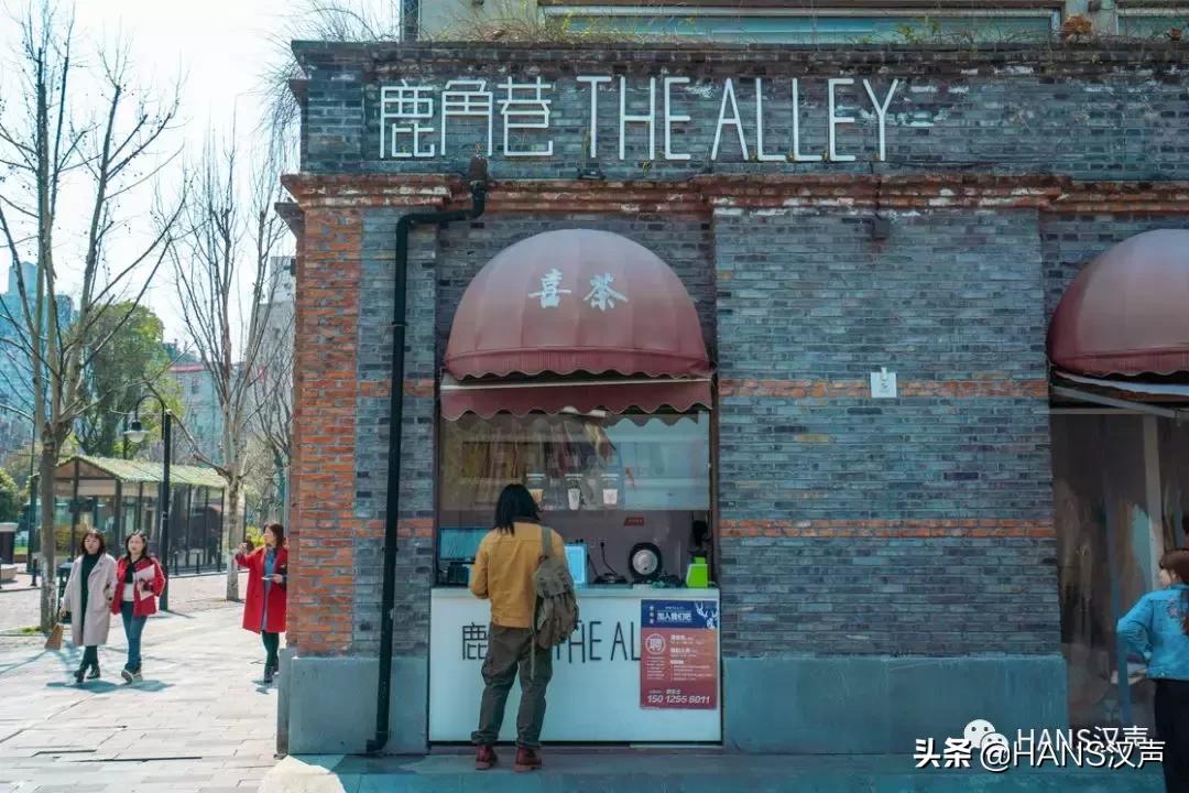 欢度315|在江汉路遇到5个山寨NB,4个假耐克和100个高仿鹿角巷