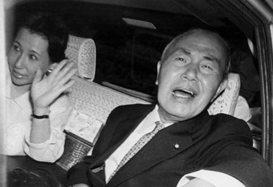 日本首相田中角荣表现,日本首相田中角荣简历