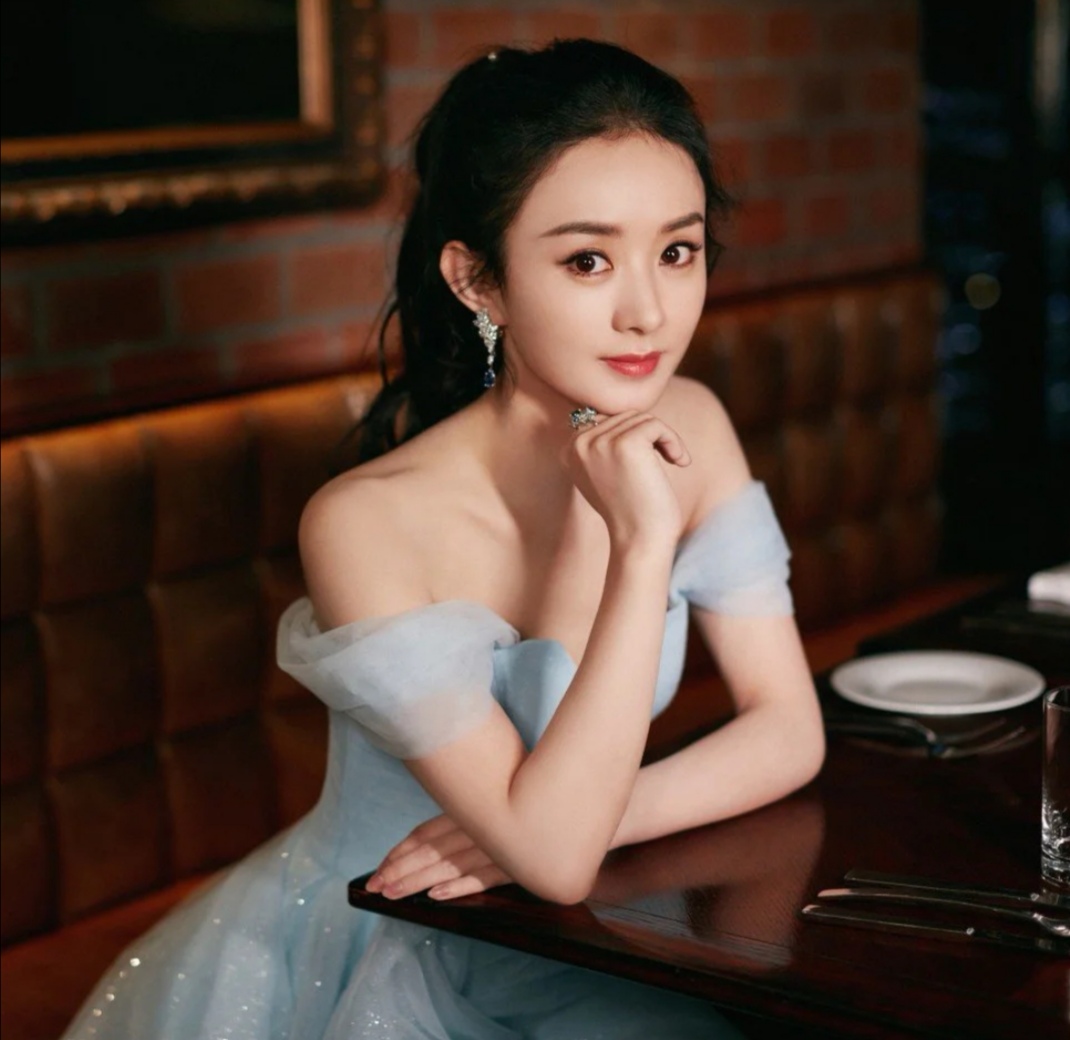 迪丽热巴的五官配上刘亦菲的脸型,刘亦菲迪丽热巴谁的眼睛好看