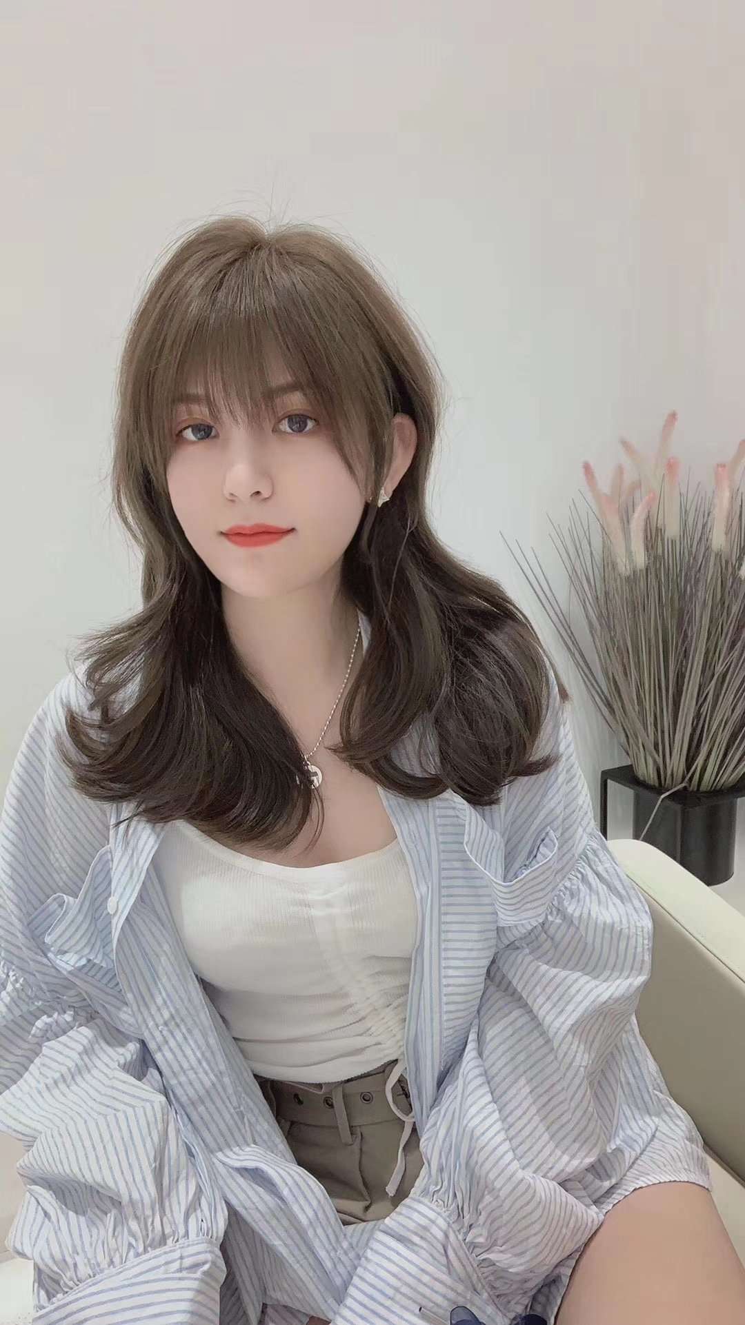 中长烫发2020流行发型,烫中长发型女2020流行发型