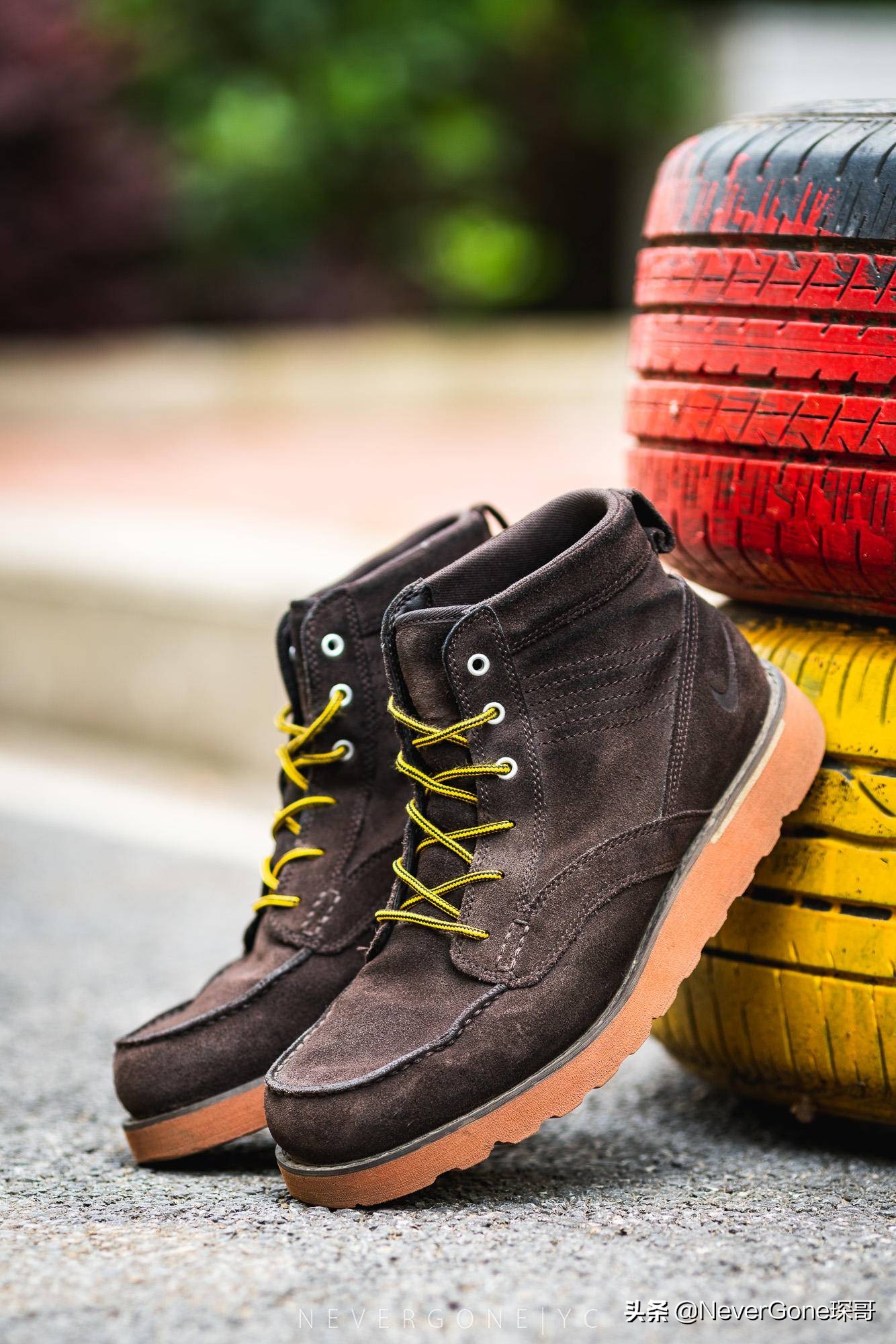 一双nike鞋子正面图,耐克复古工装鞋