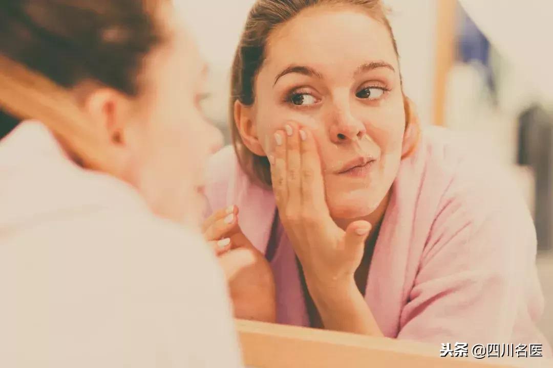 小伙打了瘦脸针,男生打女生瘦脸针