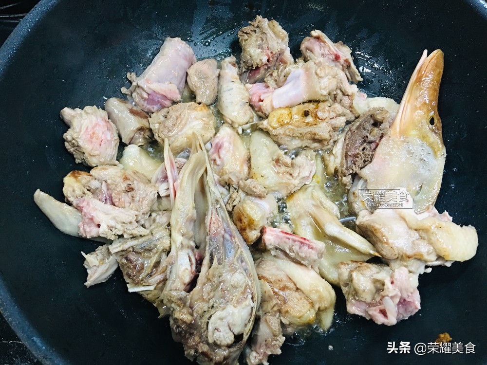 鸭做白切,怎样做白切鸭肉嫩皮脆