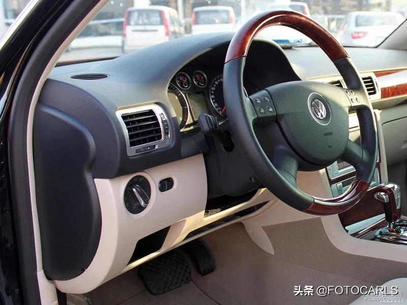 大众领驭09款,09年帕萨特领驭高配内饰图片