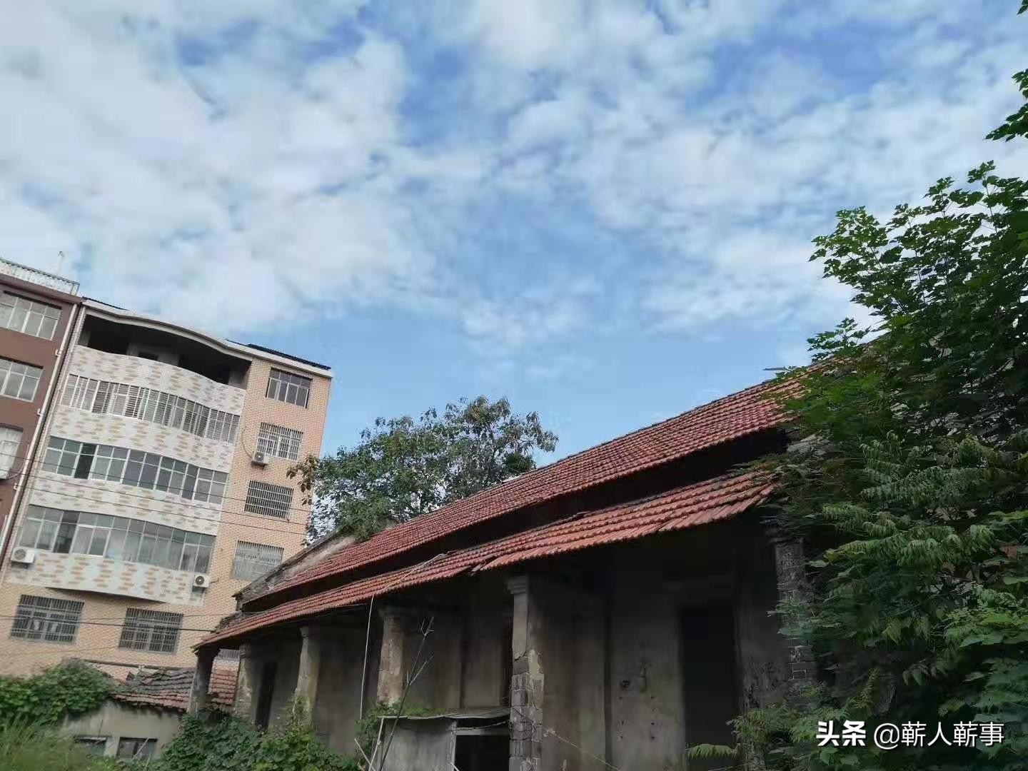 教堂被拆了的视频,天主堂十字架废弃