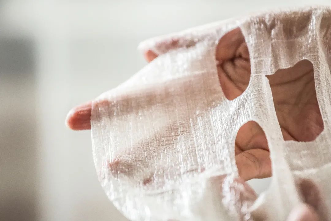 为什么精油可以丰山根,精油为什么可以淡化细纹