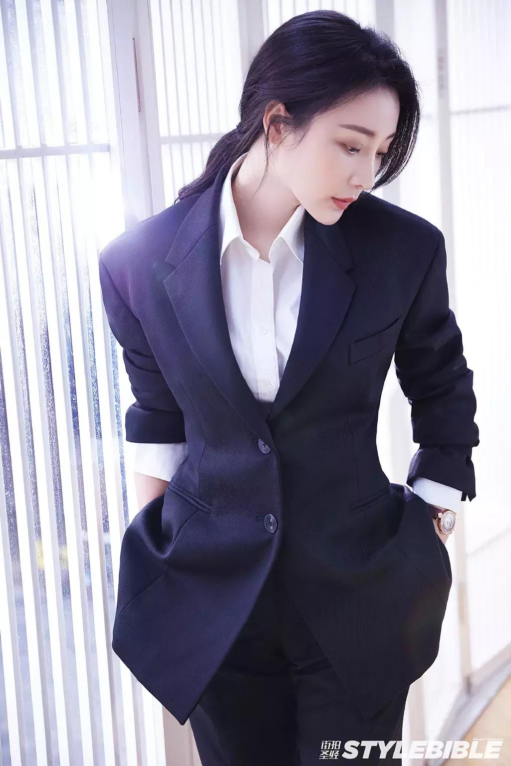 胸大怎么穿搭不显臃肿,胸高的女人怎么穿才好看