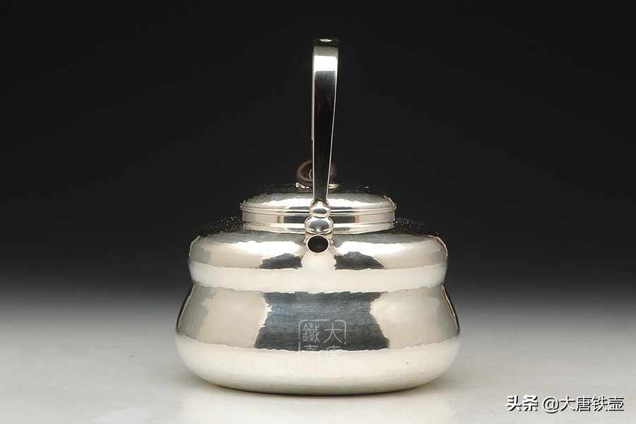 煮茶喝养生还是泡茶喝养生,银壶煮水泡茶比较好