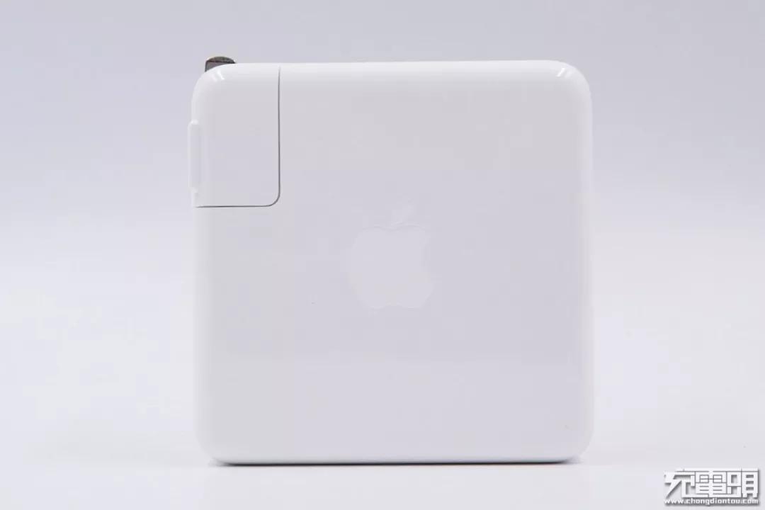 iphone13到底该不该买原装充电器,iphone13有没有充电器