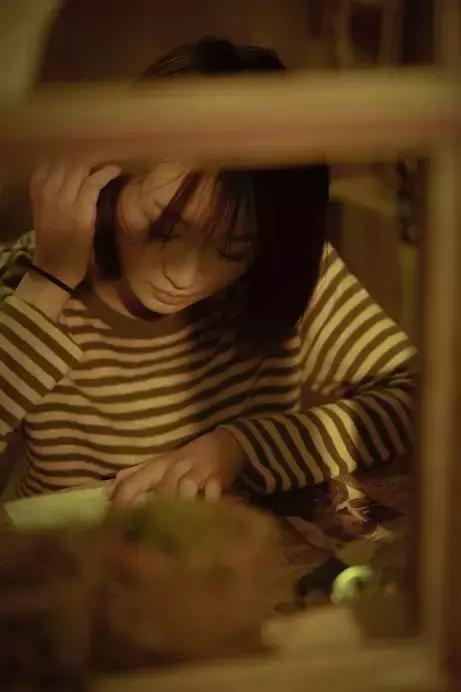 手机拍照怎么拍出电影的感觉照片,手机摄影如何拍出电影感照片