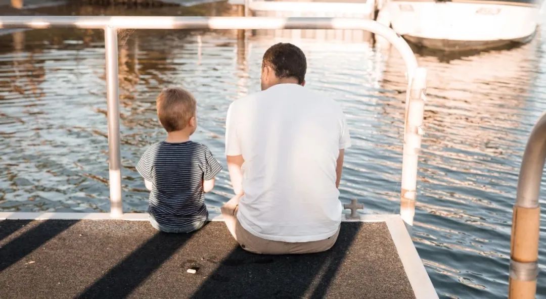 孩子在学校磕掉牙如何起诉,孩子被磕掉两颗门牙赔偿多少