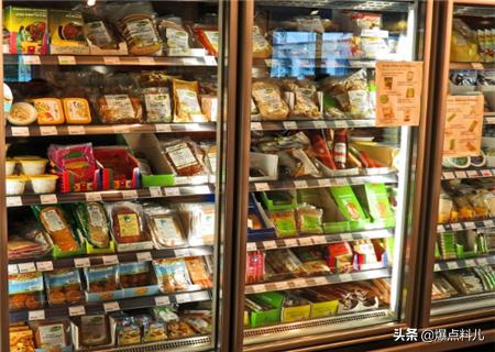 重庆加盟嘴上嘴零食店需要多少钱,赵一鸣零食官方招商加盟多少钱啊