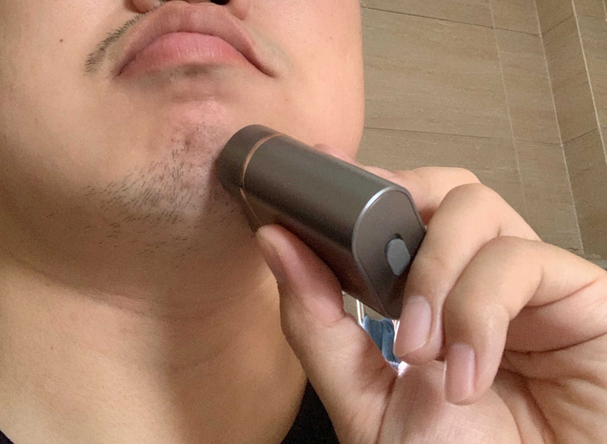 只有巴掌大的剃须刀，焕醒SG199跟屁虫电动剃须刀