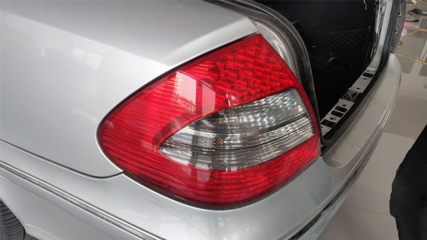 向经典致敬奔驰,奔驰w211后期款的通病