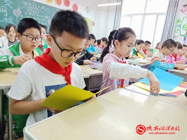 小学教师节爱心传递活动,小学生教师节感恩教师活动简报