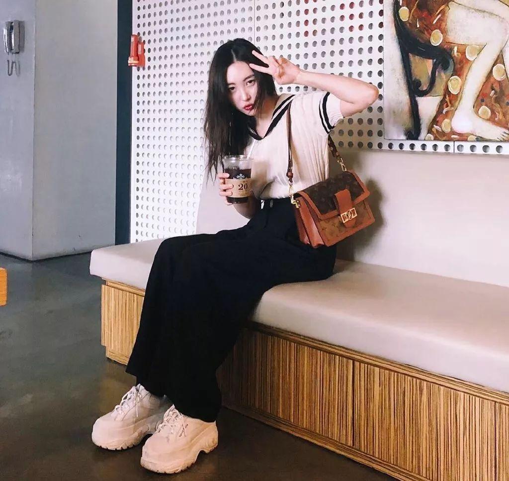 阔脚裤在冬天怎么穿最好看,阔脚裤怎么穿才好看