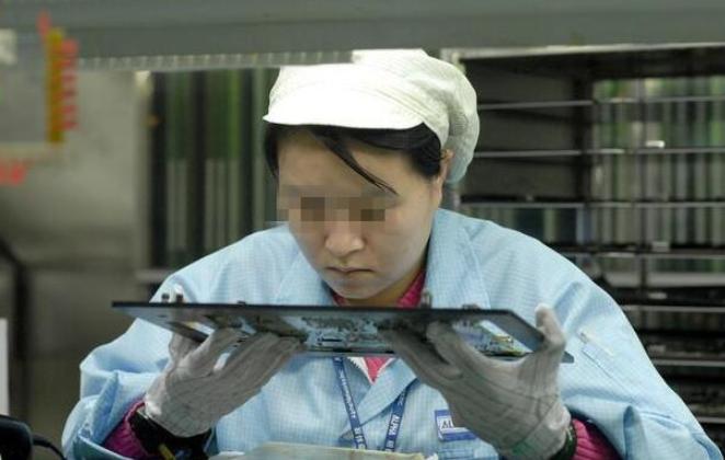 父母双亡姐姐把弟弟养大，弟弟结婚在婚礼现场说一话，全场落泪！