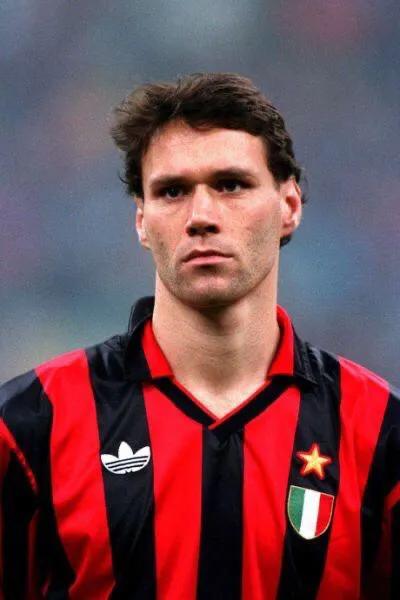 实况足球手游范巴斯滕测评,范巴斯滕实况足球加点方案