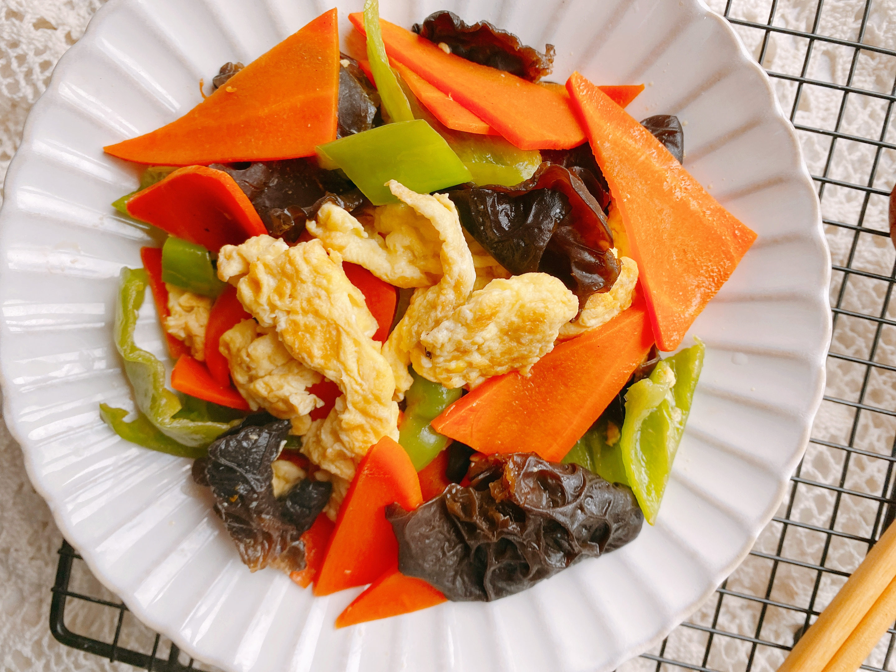 木耳怎么泡发更好吃,木耳的泡发和吃法